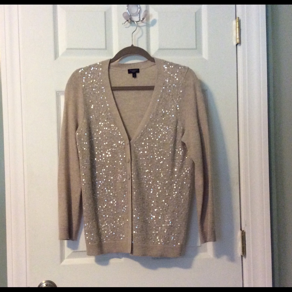 Neutral v-neck cardigan with sequined front. Sz MP